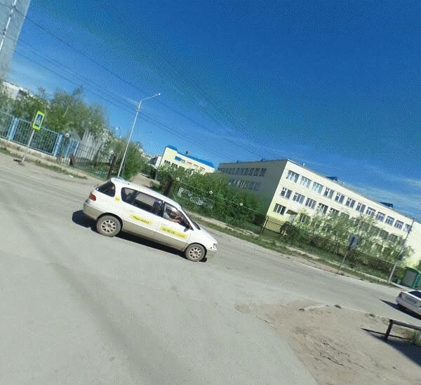 Банкомат Алмазэргиэнбанк по адресу ул. Каландаришвили,  д. 17,  блок Б